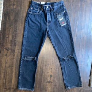 *NWT* Levi’s Original Cropped 501 Jeans!